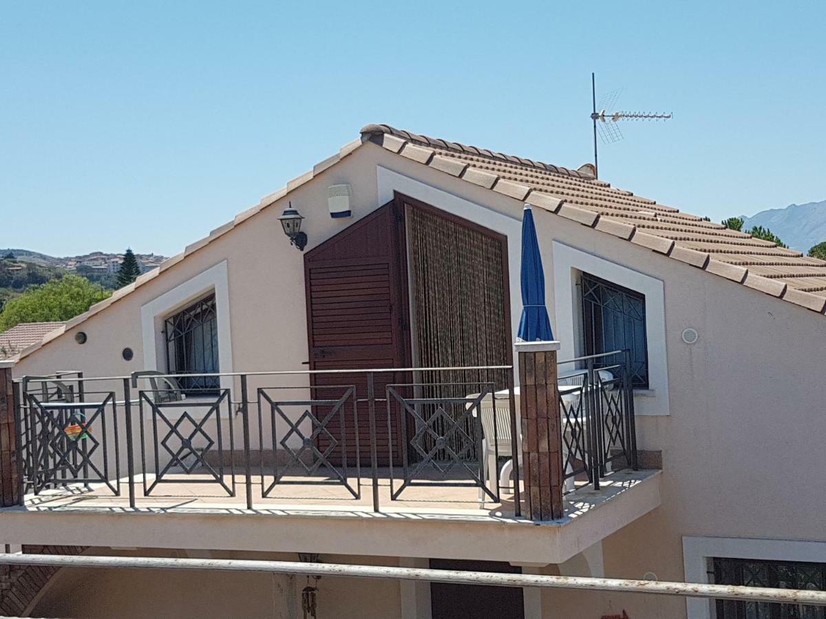 הוילה קמפופליצ'ה די רוצ'לה Mansarda Camelie Via Dei Normanni, 45 מראה חיצוני תמונה