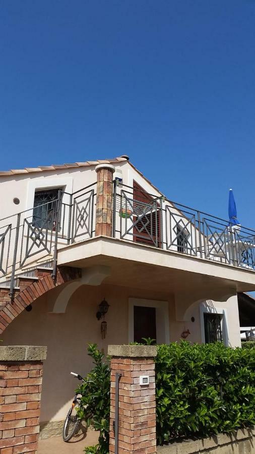 הוילה קמפופליצ'ה די רוצ'לה Mansarda Camelie Via Dei Normanni, 45 מראה חיצוני תמונה